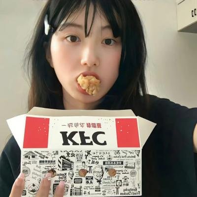 妮可·拜耳：大码怪美人